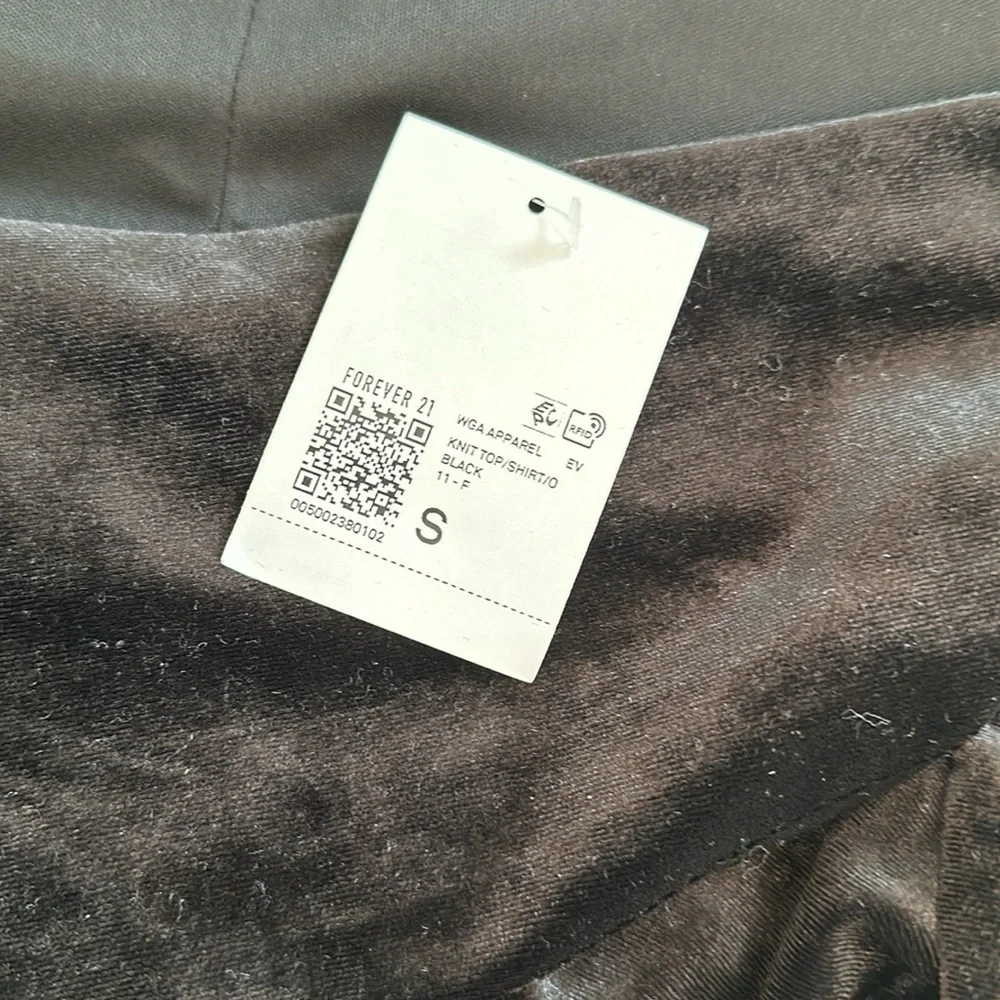 Women’s Forever 21 Velvet Cold Shoulder Blouse - Picture 2 of 4